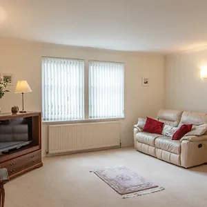 Apartment Cults Court